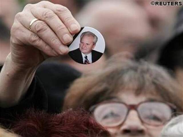 Smútočný obraz za Slobodanom Miloševičom