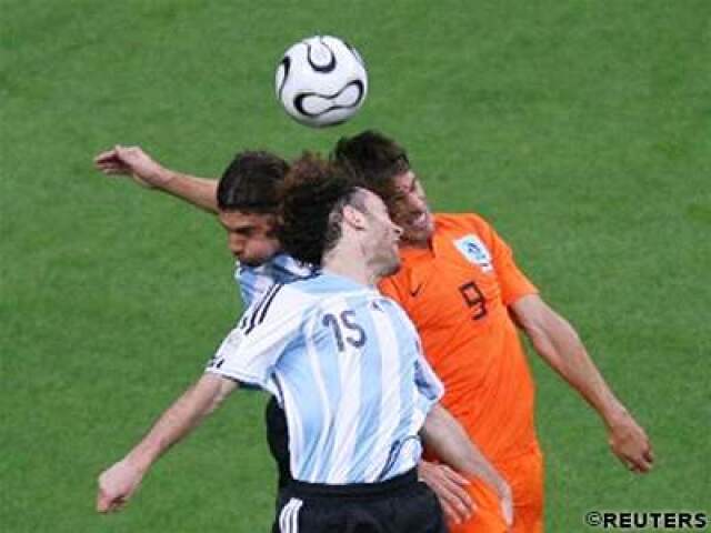 Ruud van Nistelrooy, Leandro Cufre, Gabriel Milito 