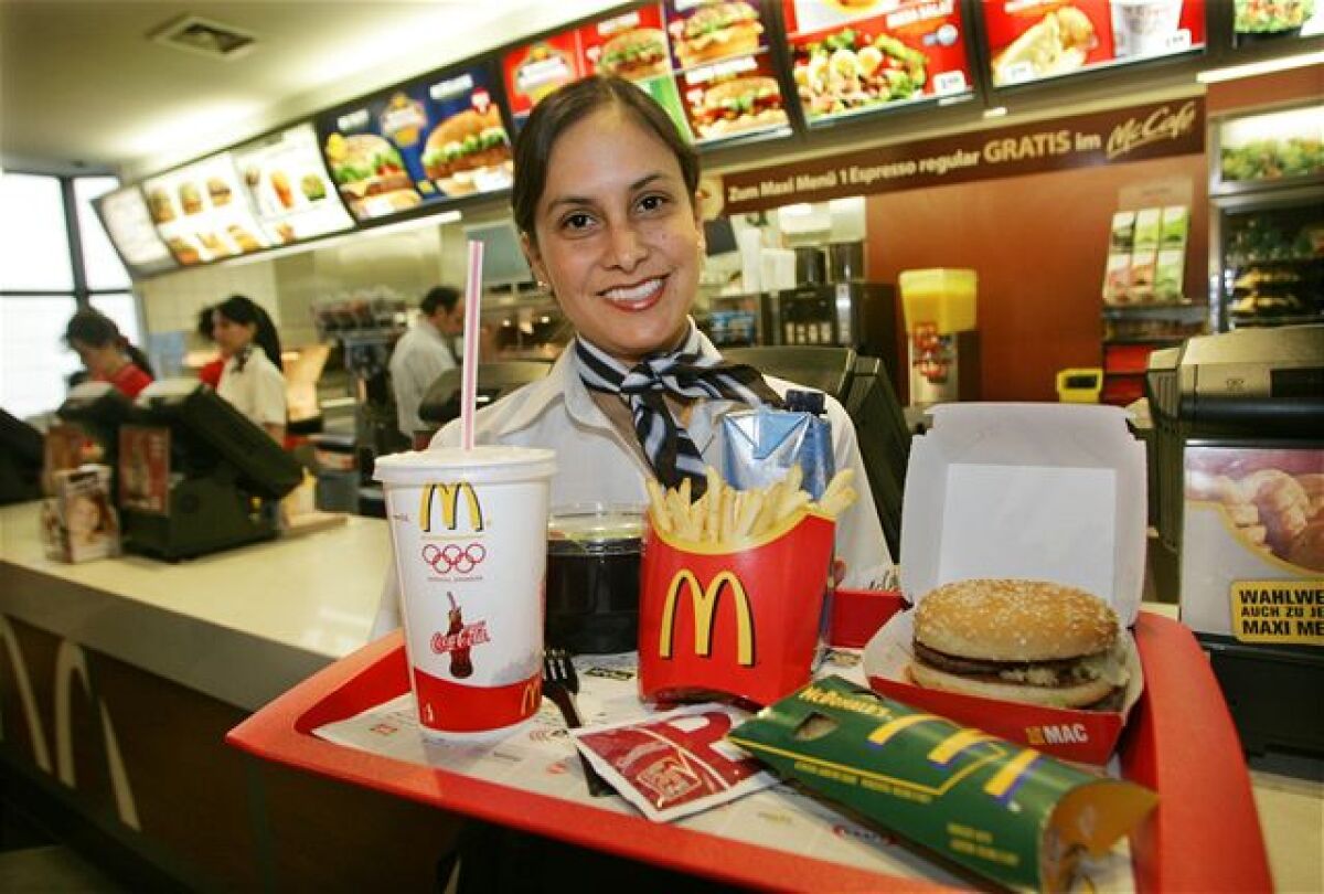 Hamburger vo fast-food reštaurácii McDonalds