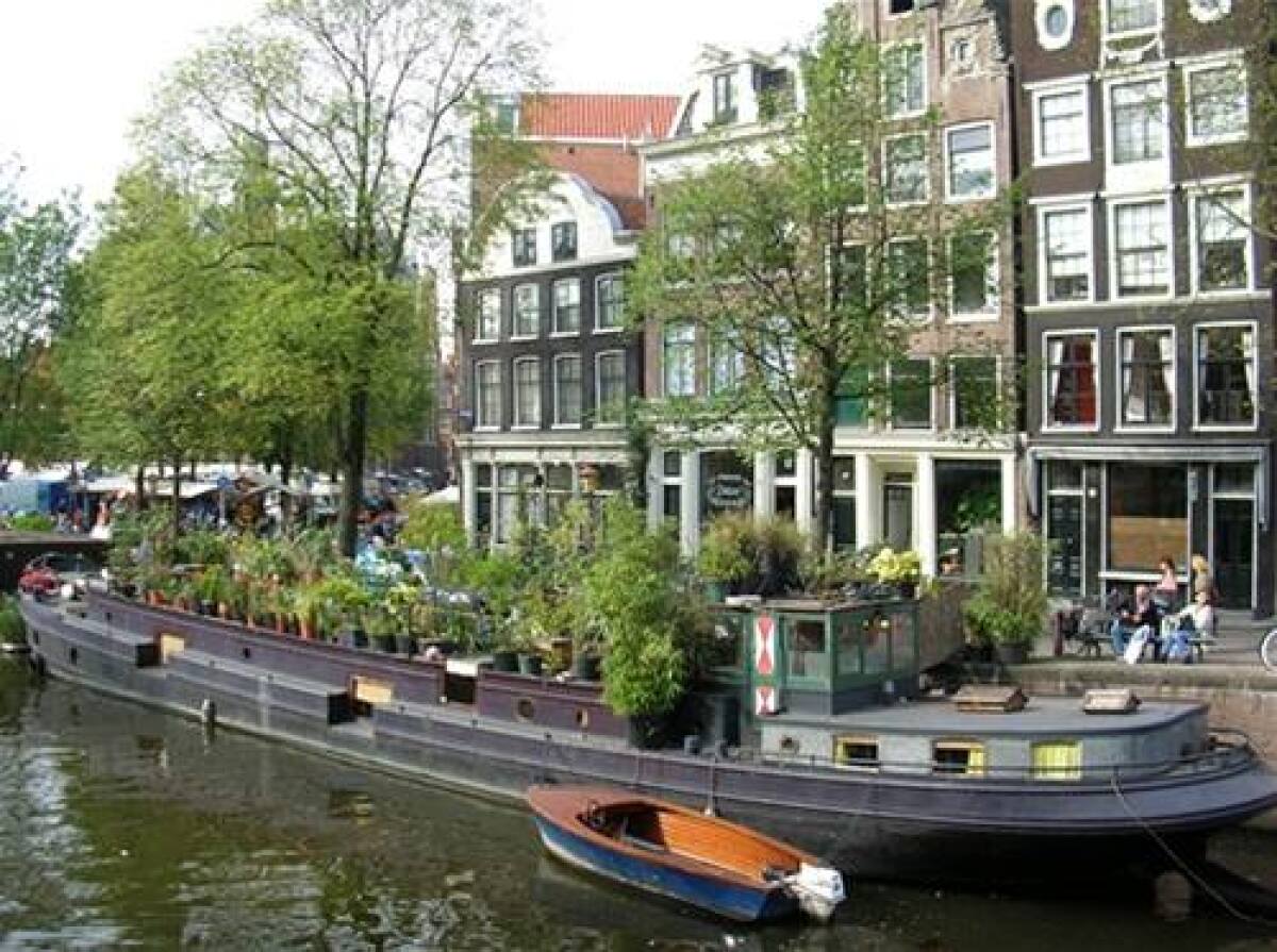 Amsterdam, Holandsko, kanály, loď