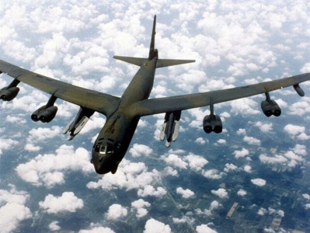 Bombardér B-52