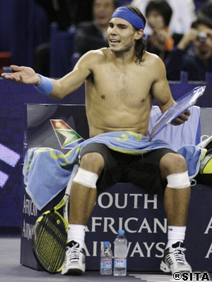 Rafael Nadal zápas s Rogerom Federerom totálne zbabral.