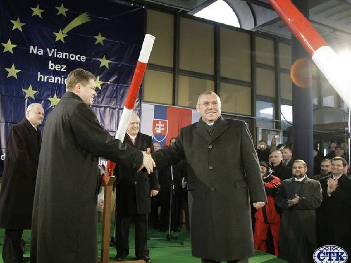 Symbolické prepílenie hranice Petržalka-Berg