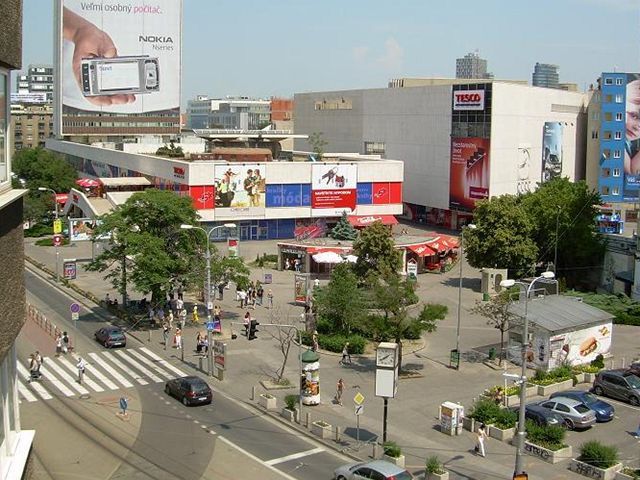 Kamenné námestie, Bratislava