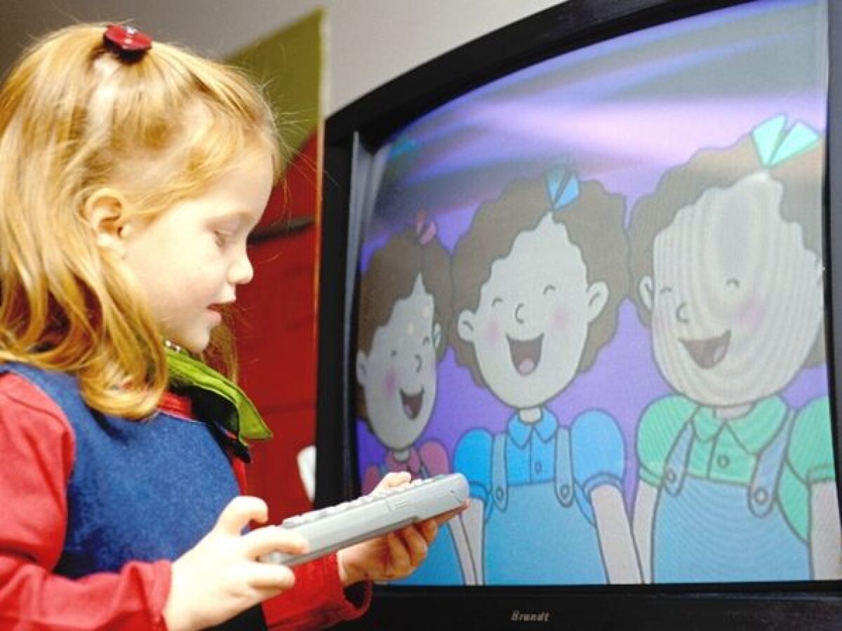 Dieťa pred televízorom
