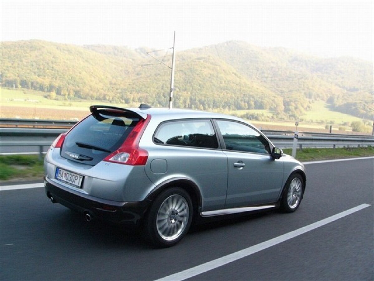 Volvo C30 T5