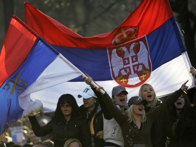 Demonštrácia proti Kosovu v Belehrade