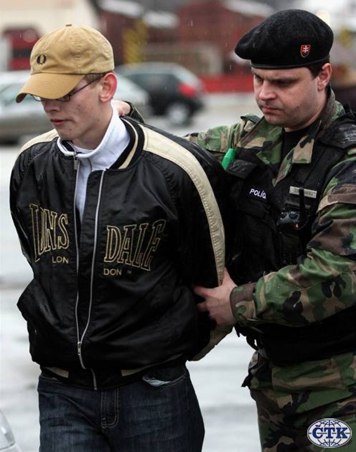 Zásah policajtov na pochode pravicových extrémistov v Nitre.