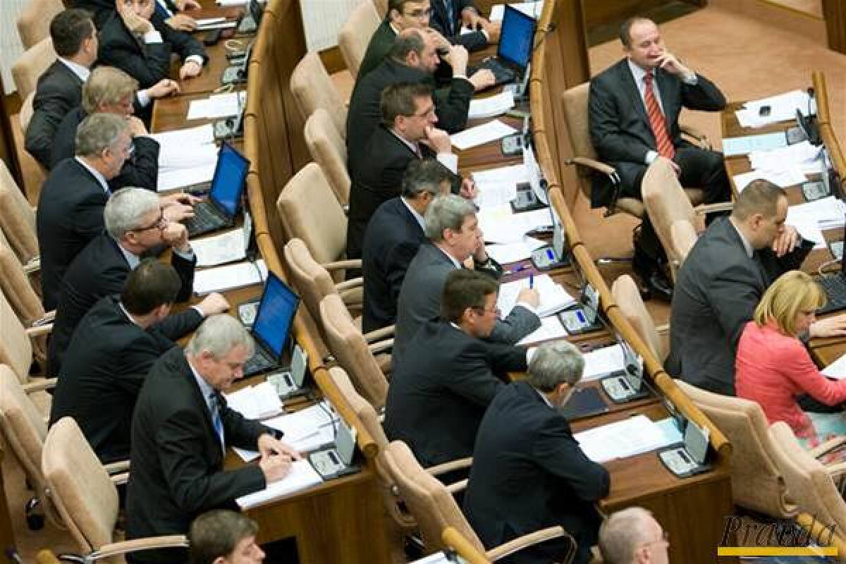 Parlament, poslanci, NR SR