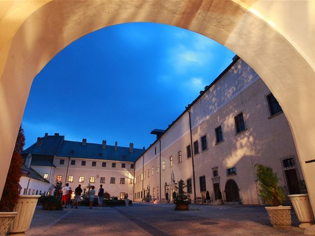 Červený Kameň, hrad