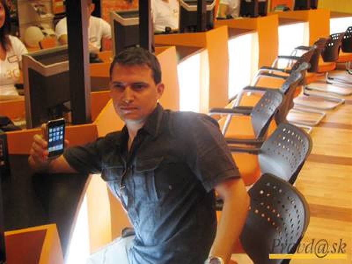 iPhone - prvý majiteľ