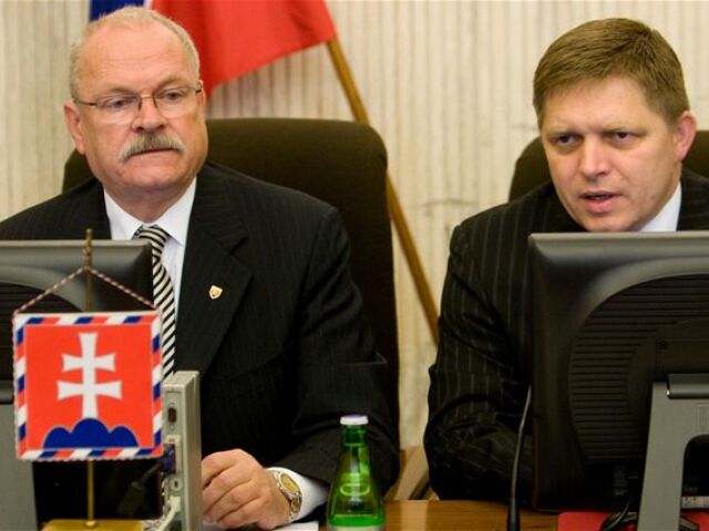 Robert Fico, Ivan Gašparovič, vláda, kríza