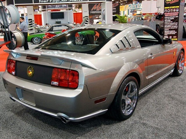 Roush P-51B Mustang má výkon 375 kW (510 k).