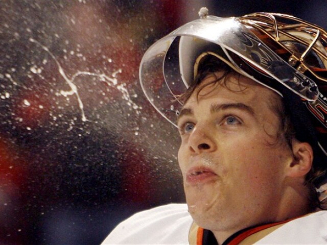 Jonas Hiller