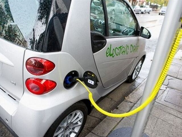 Sto vozidiel Smart Fortwo EV jazdí už dva roky denne v Londýne.