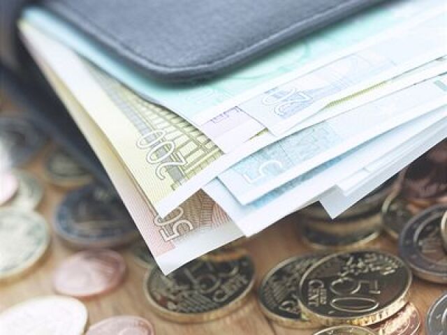 Euro, peňaženka, peniaze, mince