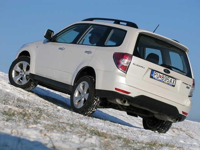 Na snehu je Forester vo svojom živle.