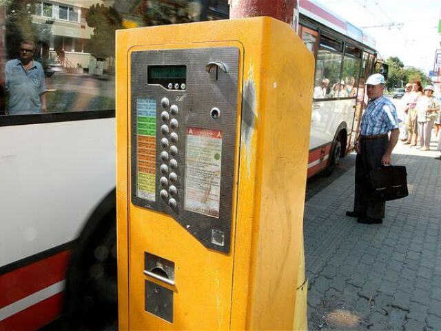 Autobus, mhd, automat, lístky