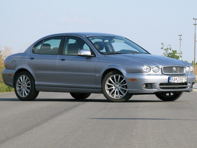 Jaguar X-Type má najradšej kvalitný asfalt.