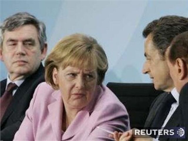 Merkelová, Sarkozy, Berlín
