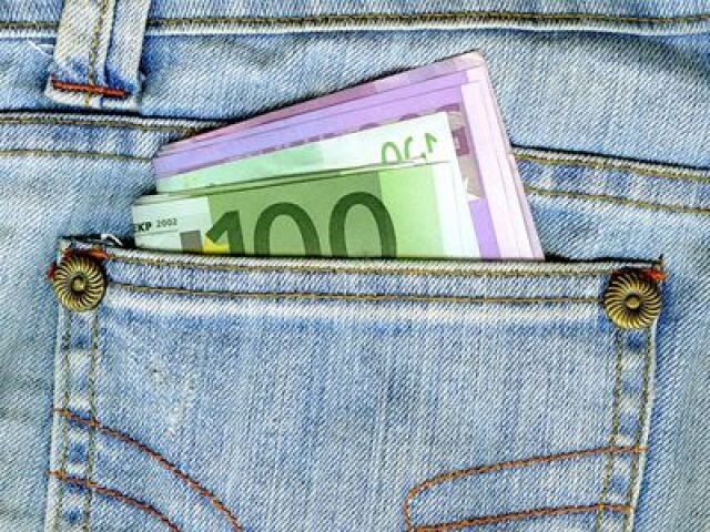 Sporenie, peniaze, euro, investície