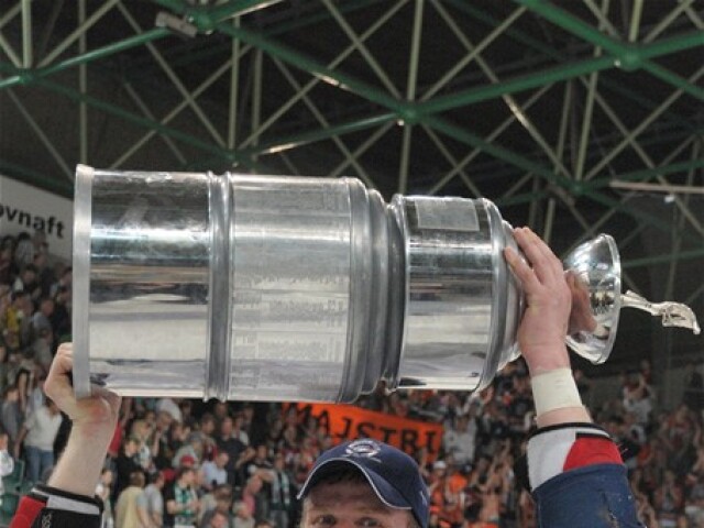 Košice - Skalica, Faith, trofej