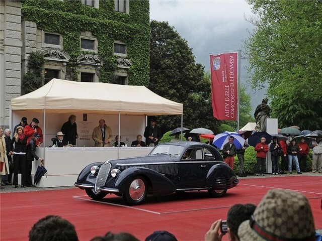 Víťazná Alfa Romeo 8C 2900B  Berlinetta Touring z roku 1938.