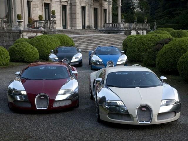 Všetky štyri Bugatti Veyron Centenaire pohromade.