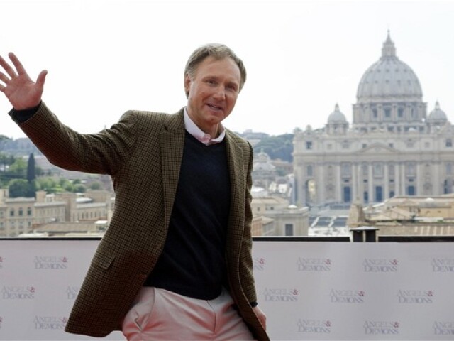 Dan Brown