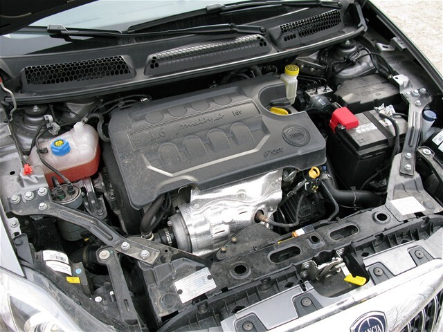 Motor je príkladne tichý a úsporný.
