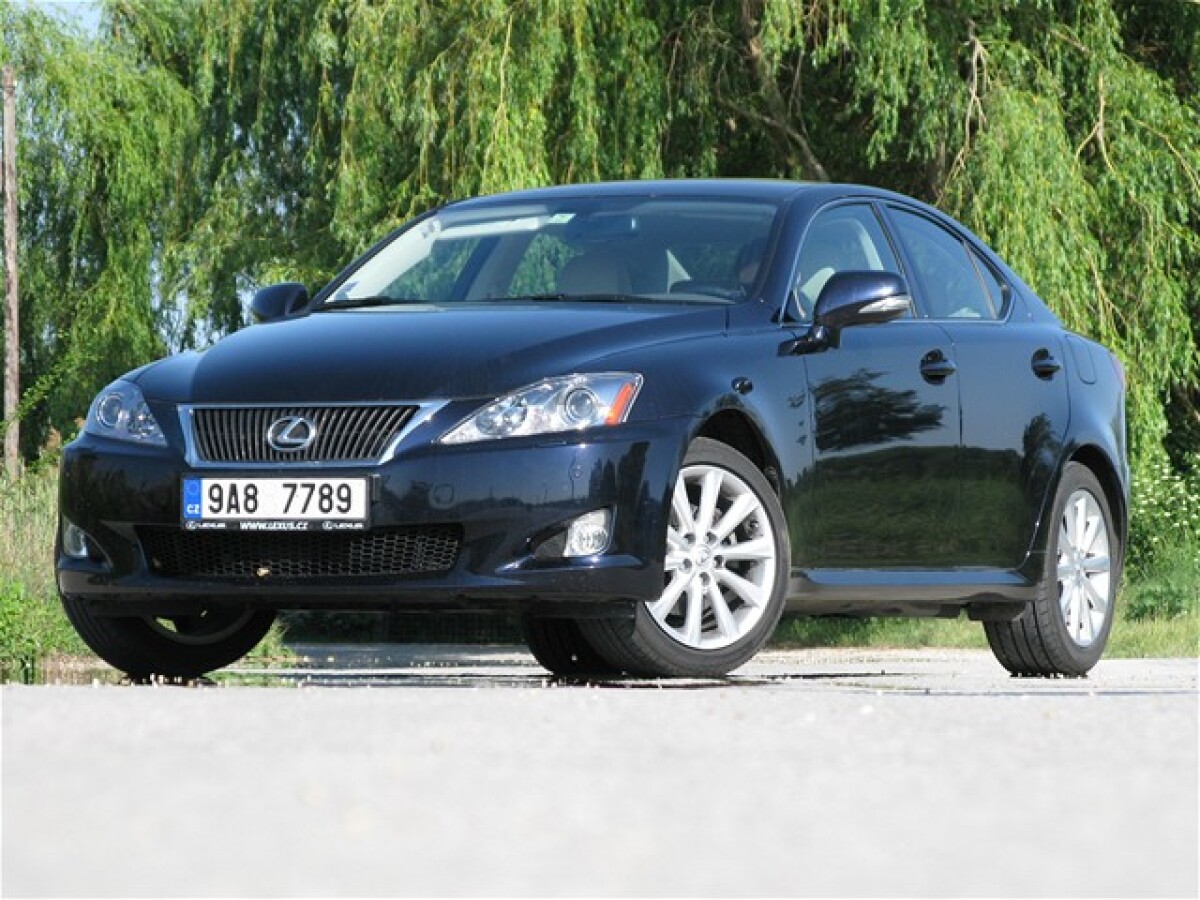 Lexus IS 220d