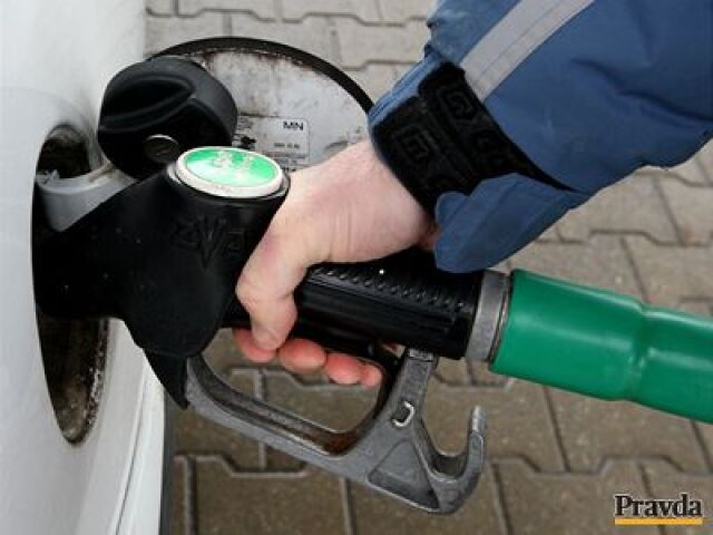 Benzín, nafta, pumpa