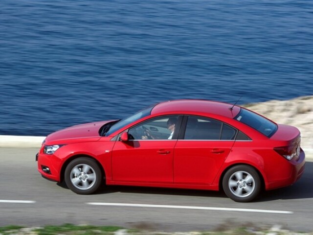 Chevrolet Cruze nahrádza Lacetti aj Nubiru.