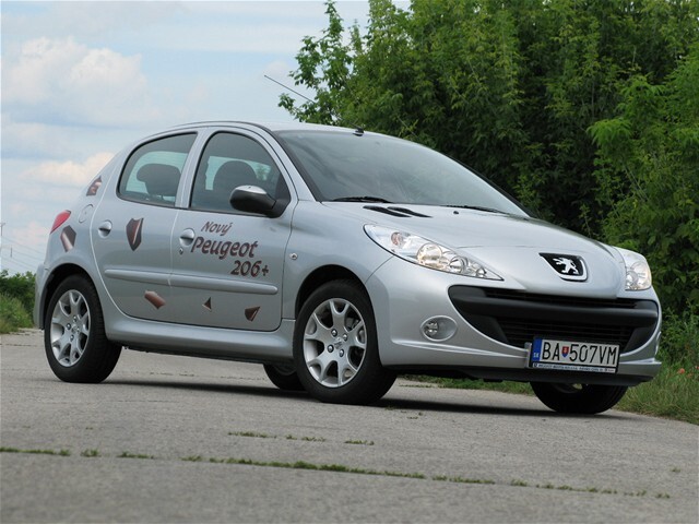 Peugeot 206+ si požičal väčšinu štylistických prvkov z modelu 207.