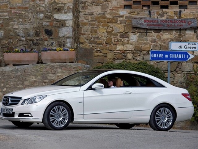 Coupé získalo príjemne dynamické línie.