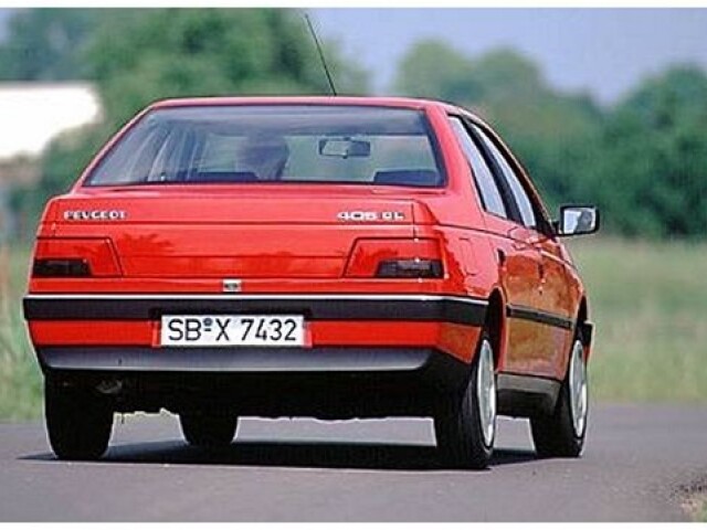 Jednoduché línie navrhol Pininfarina.