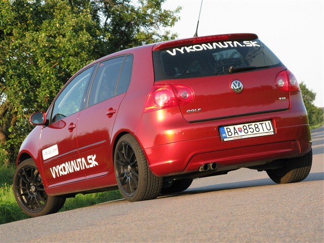 Upravený Golf má za sebou tisícky testovacích kilometrov.