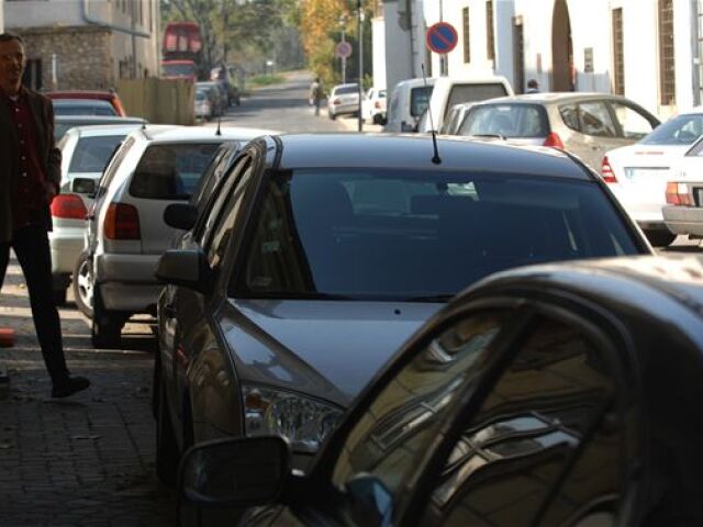 parkovanie, autá, chodník,
