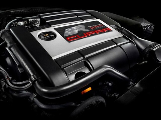 Motor je vyladený na 195 kW (265 k).