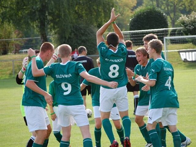 chlapci, futbal