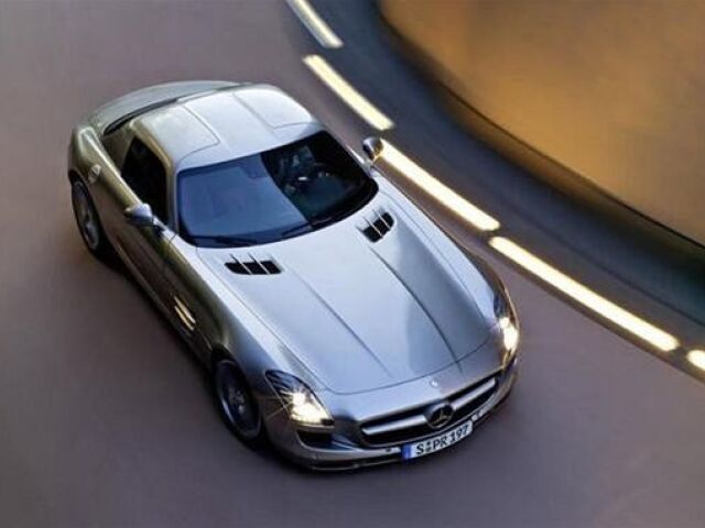 Mercedes-Benz SLS