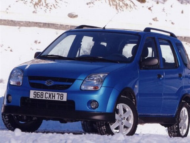 Verzia s pohonom 4x4 má na snehu výbornú trakciu.