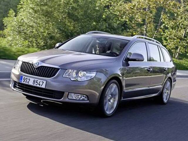 Skoda Superb Combi_spredu