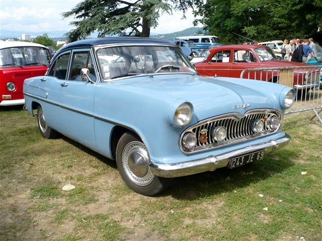 Výsledkom skríženia Vedette a Aronde je model Ariane.