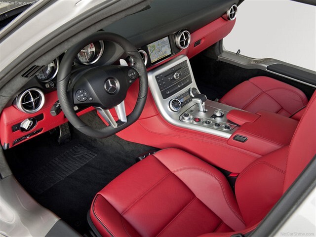 Mercedes-Benz SLS