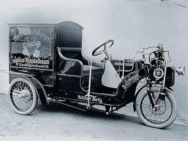 Tento trojkolesový koč je Sulmobil - prvý automobil NSU.