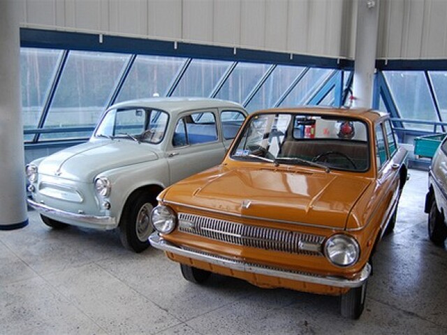 Fiat 600 a NSU Prinz? Omyl, toto sú Zaporožce.