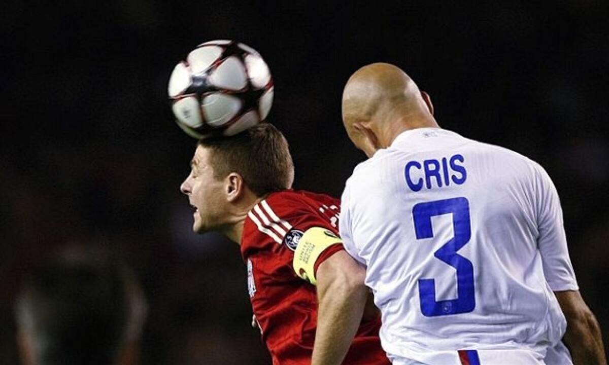 Steven Gerrard, Cris