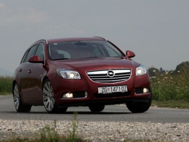 Opel Insignia ST1