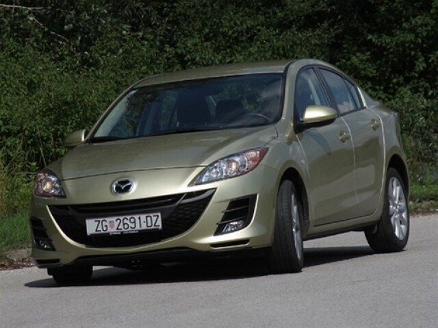 Mazda3 schudla o pár dôležitých kilogramov.